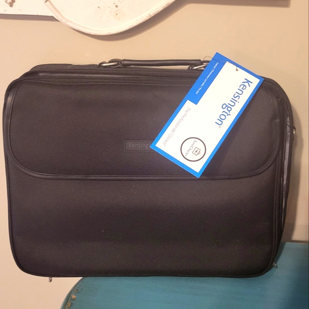 Kensington SP30 Carrying Case(Sleeve) for 15.6" BLACK Notebook / Laptop Case